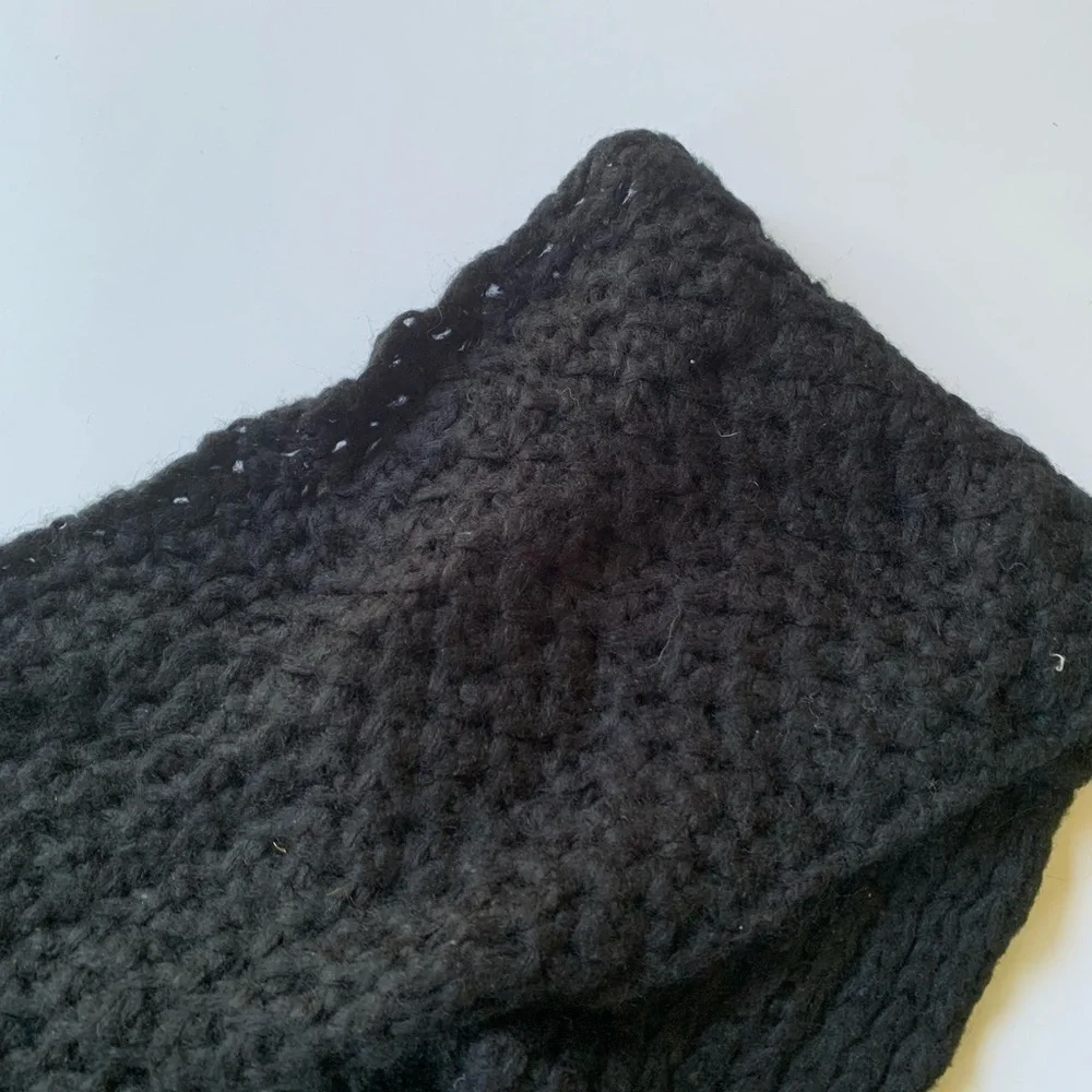 Aeropostale Black Knit Infinitely Scarf